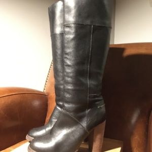 Black Knee-high Leather Boots